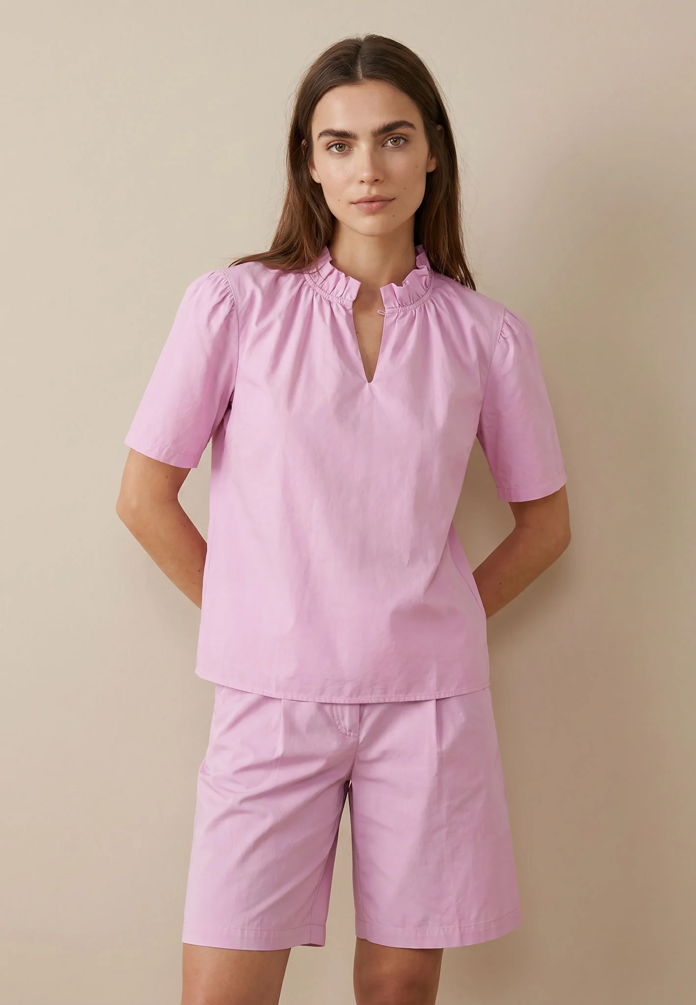 Bluse aus Baumwoll-Lyocell-Mix mit Rüschenkragen