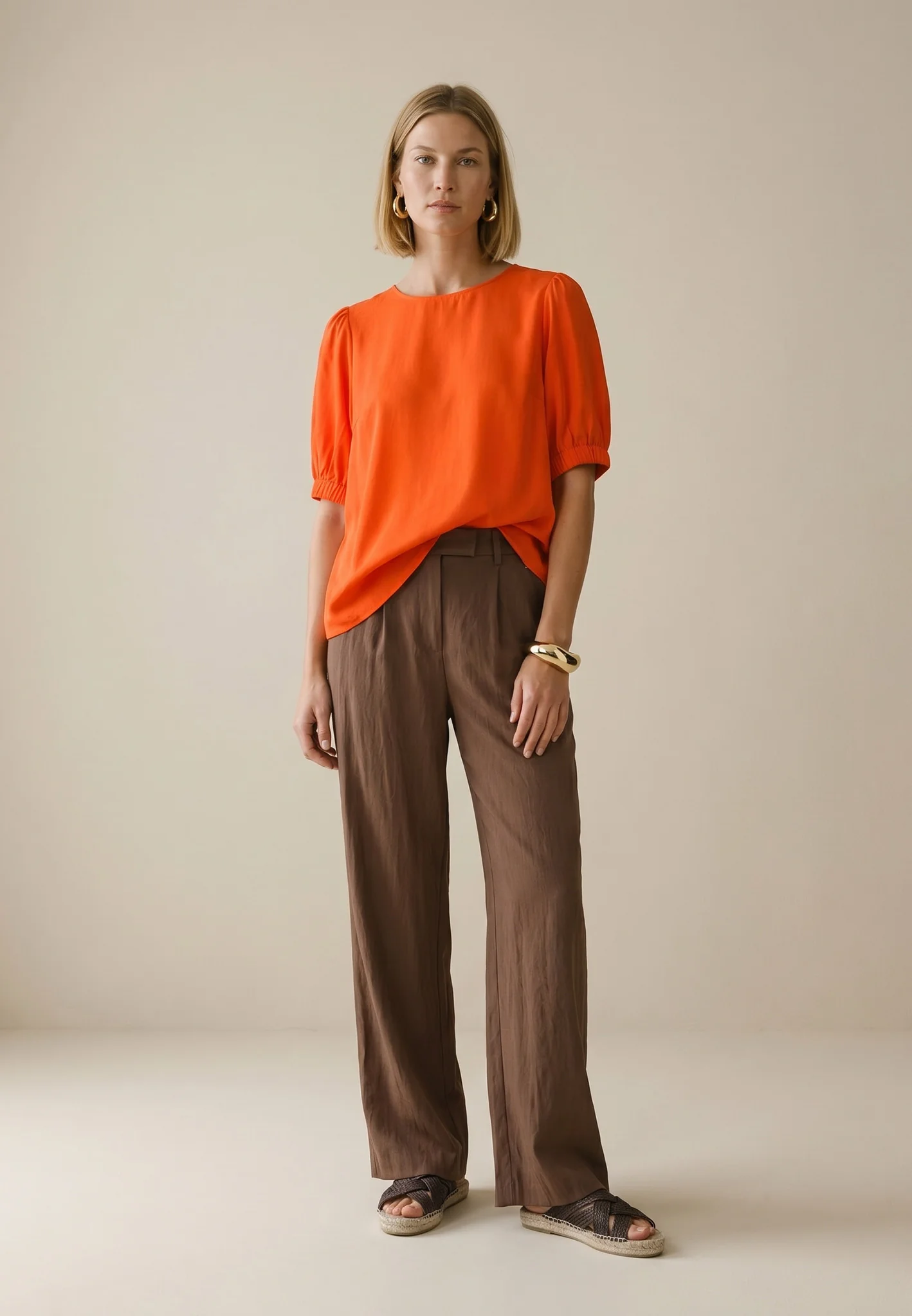 Bluse aus Baumwolle mit Puffärmeln und Rundhalsausschnitt - Image 2