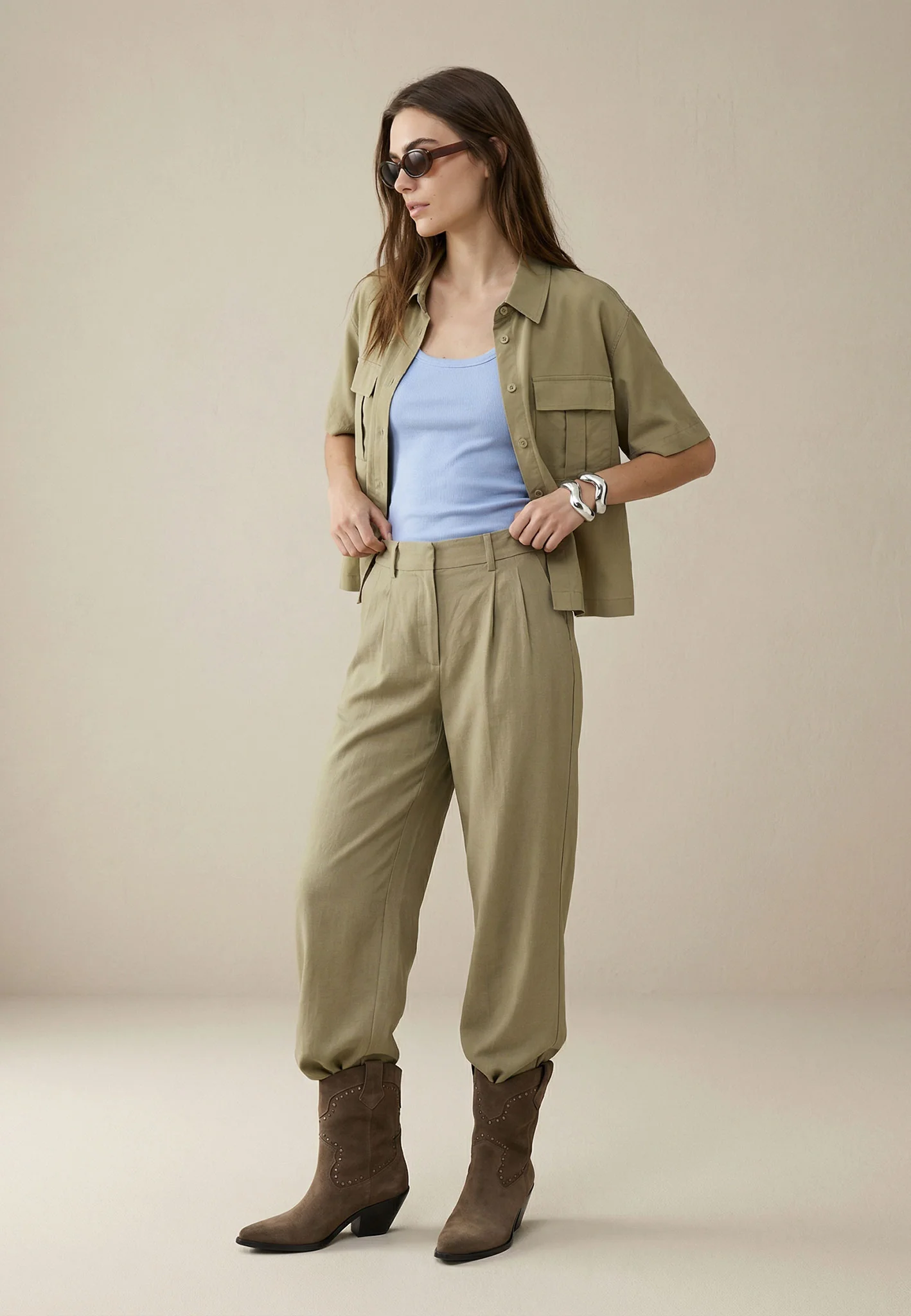 Bluse aus Lyocell-Leinen-Mix mit Brusttaschen und Hemdkragen - Image 3