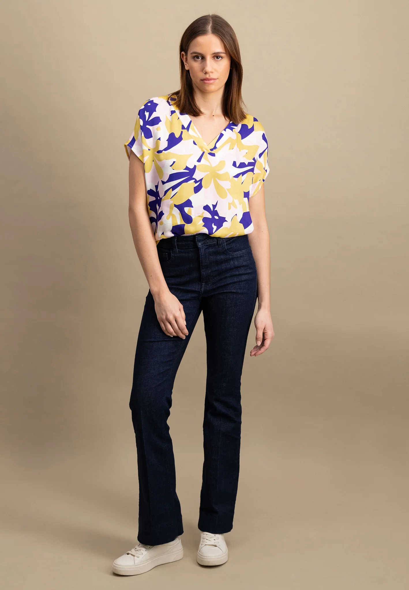 Bluse aus Viskose mit V-Ausschnitt - Image 2