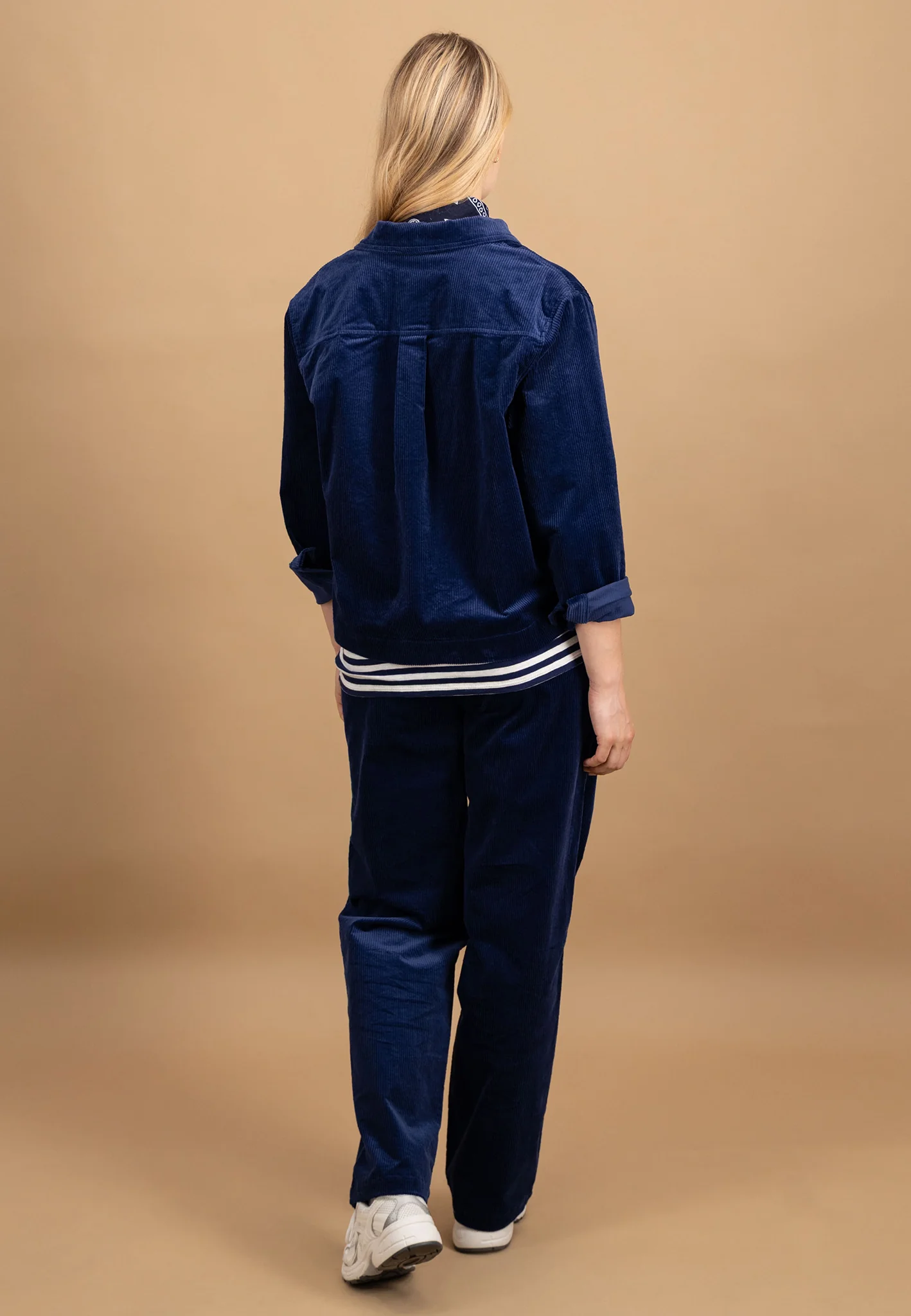 Jacke aus Cord-Polyester mit aufgesetzten Brusttaschen - Image 3