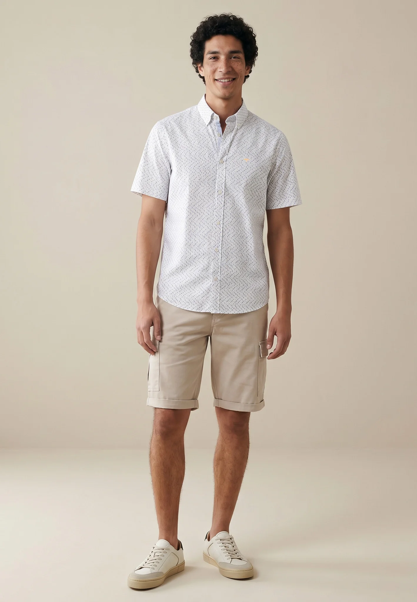 Kurzarmhemd aus Baumwolle mit Allover-Print und Button-Down-Kragen - Image 2