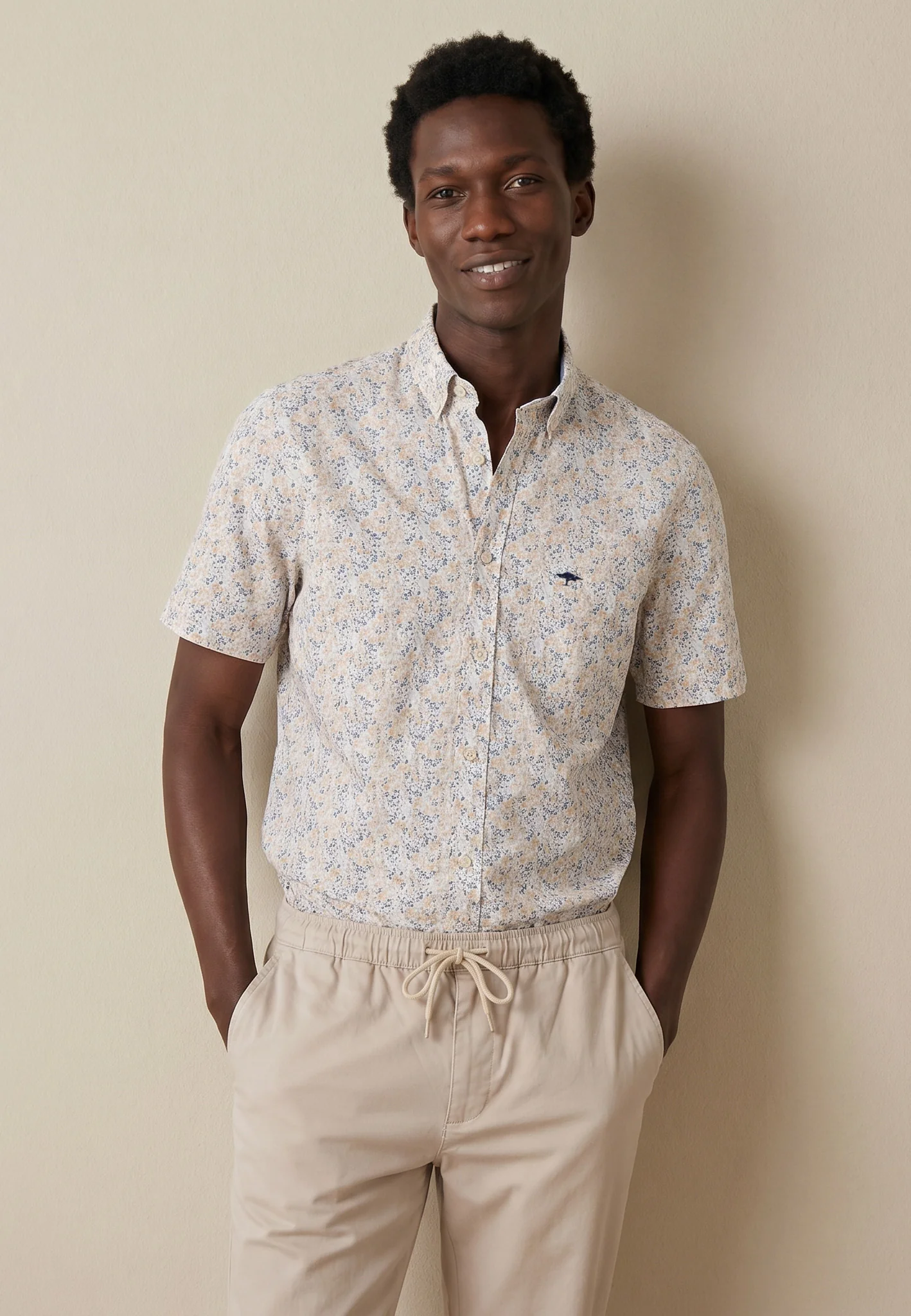 Kurzarmhemd aus Baumwolle mit floralem Allover-Print und Button-Down-Kragen