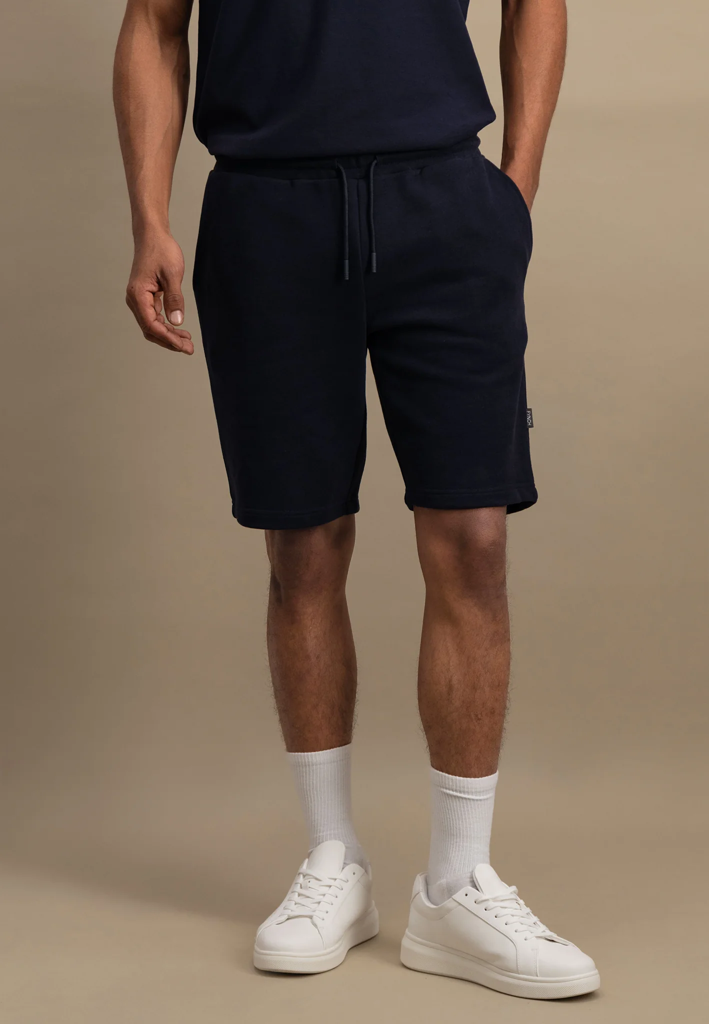Kurze Sweathose aus Baumwolle mit Kordelzug - Image 10