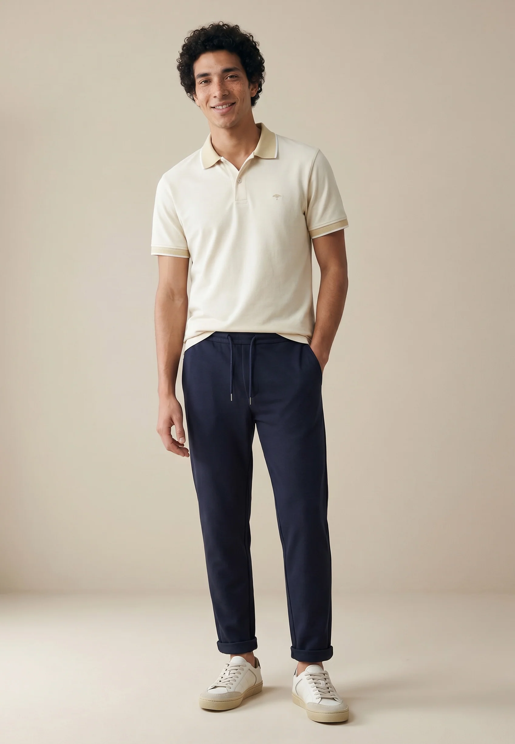 Poloshirt aus Baumwolle mit Strukturmuster und Kontrastkragen - Image 40