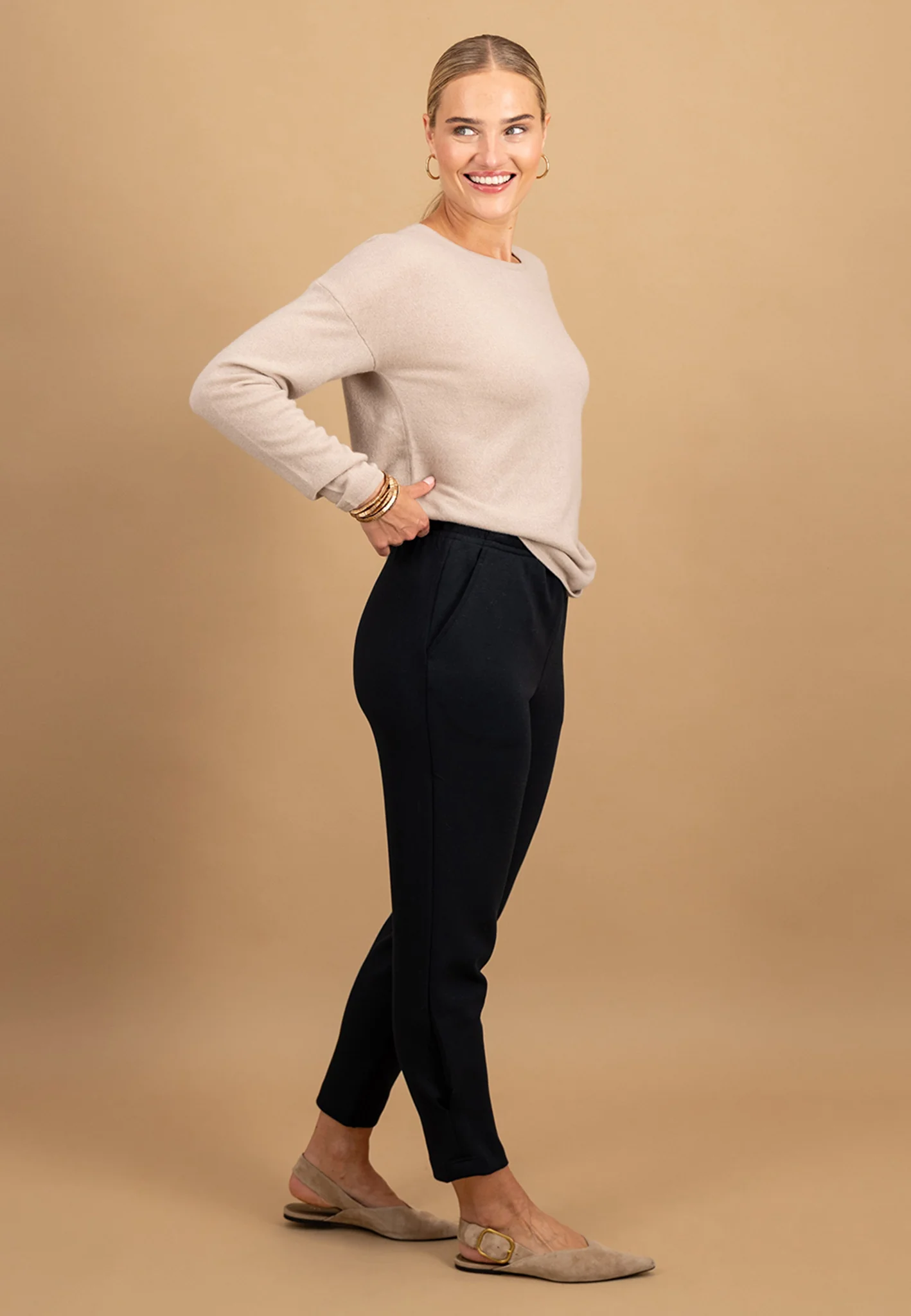 Pullover aus Kaschmir mit Rundhalsausschnitt und überschnittenen Schultern - Image 4