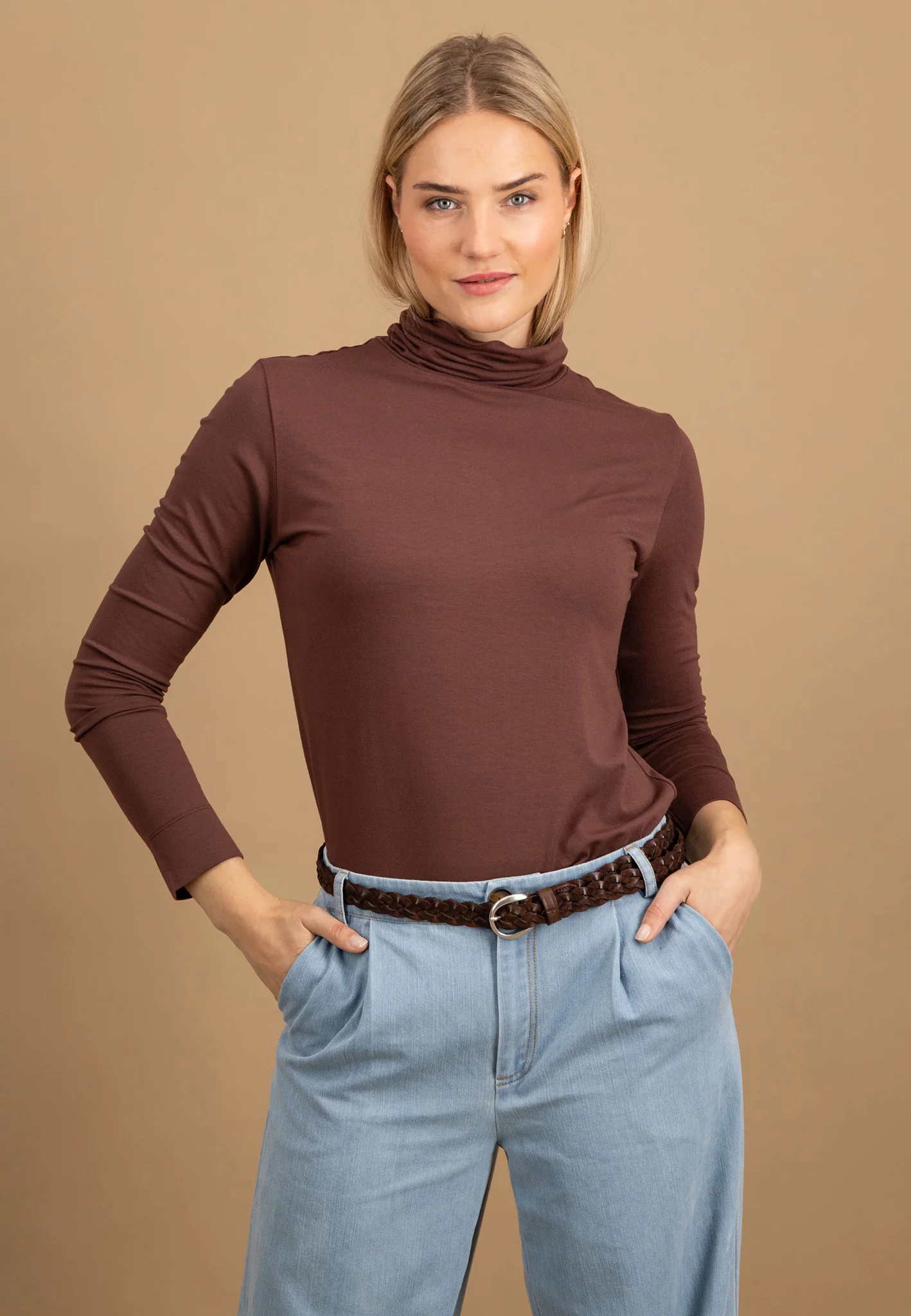 Rollkragenshirt aus Viskose-Stretch mit figurbetonter Passform - Image 13