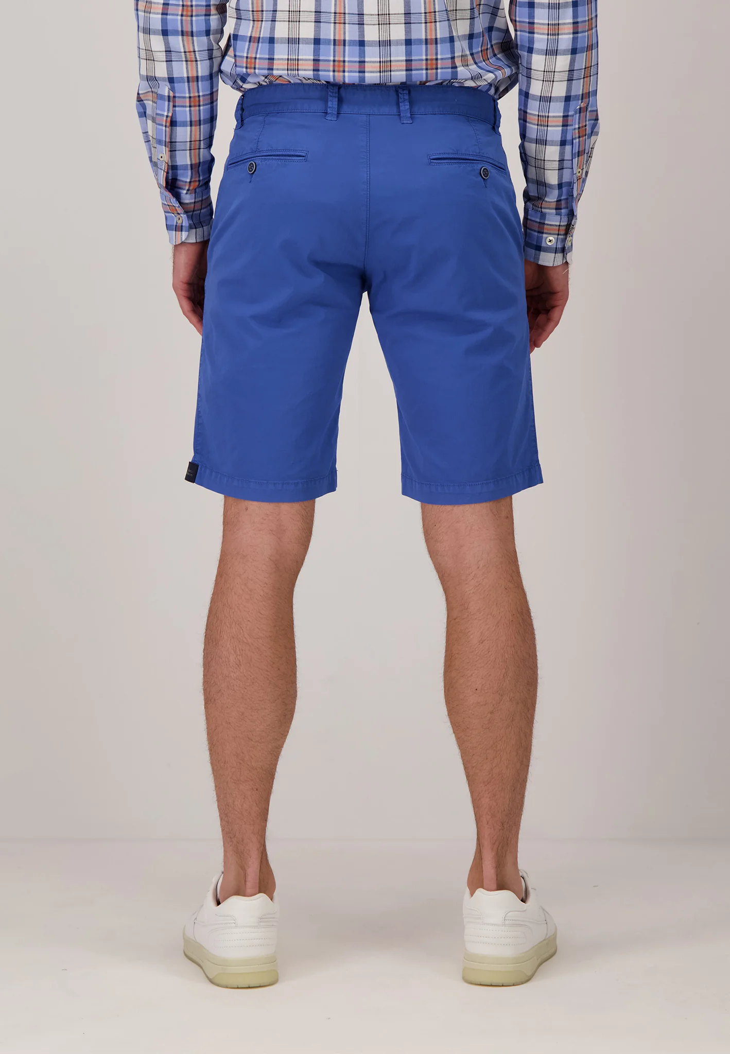 Shorts aus Baumwoll-Mix mit Gürtelschlaufen - Image 15
