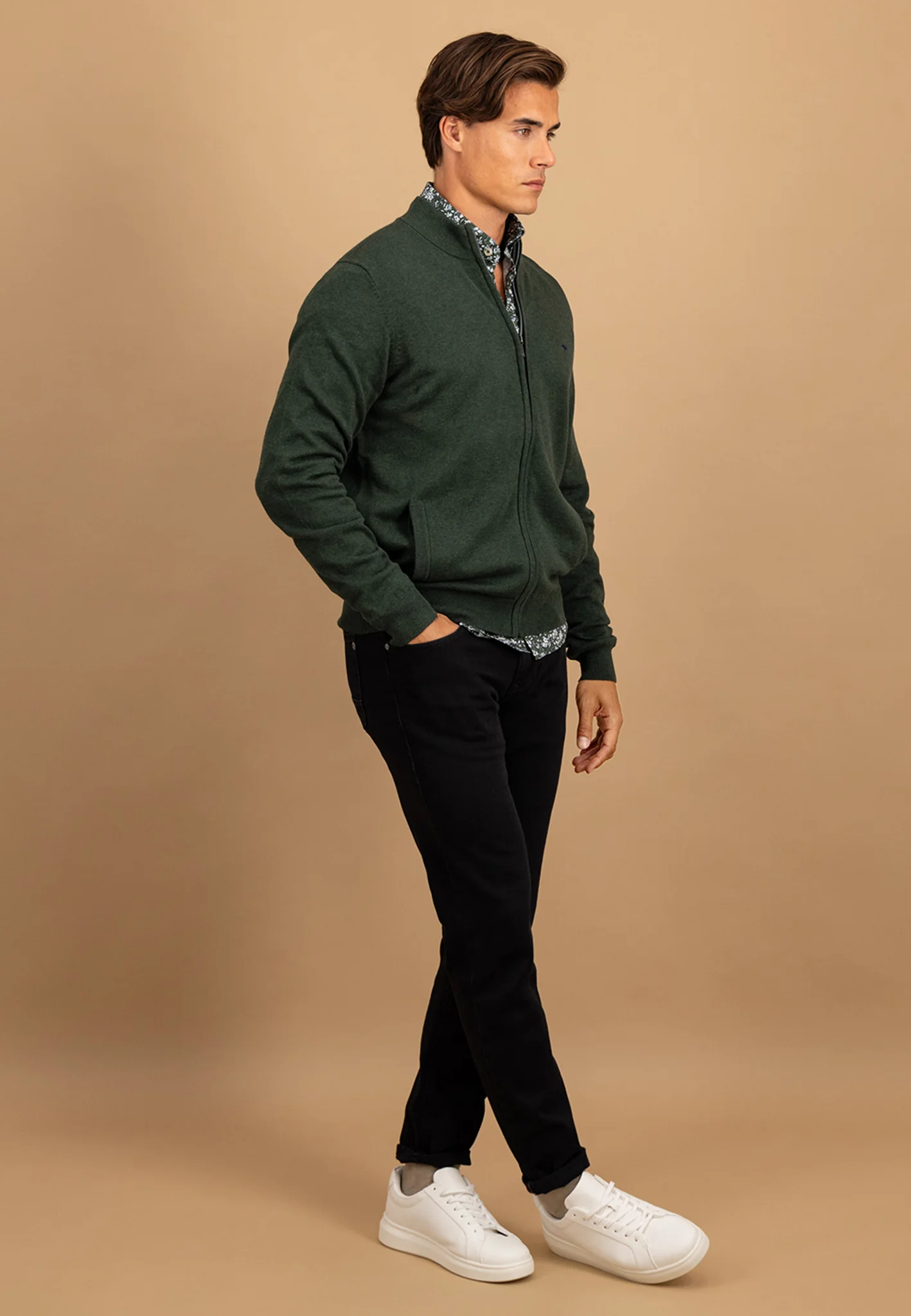 Strickjacke aus Baumwolle mit Reißverschluss und Stehkragen - Image 4