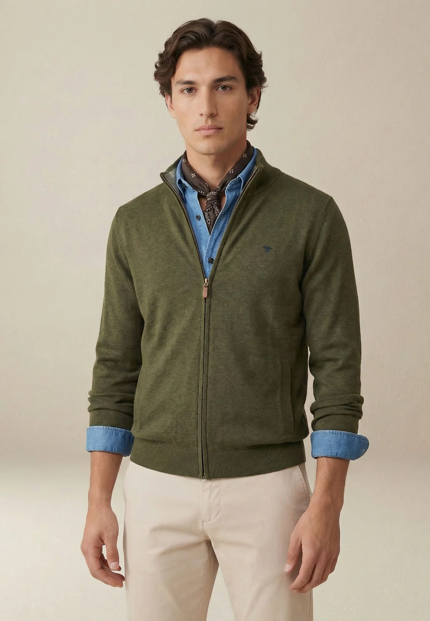 Strickjacke aus Baumwolle mit Stehkragen und Reißverschluss – Air Cotton - Image 6