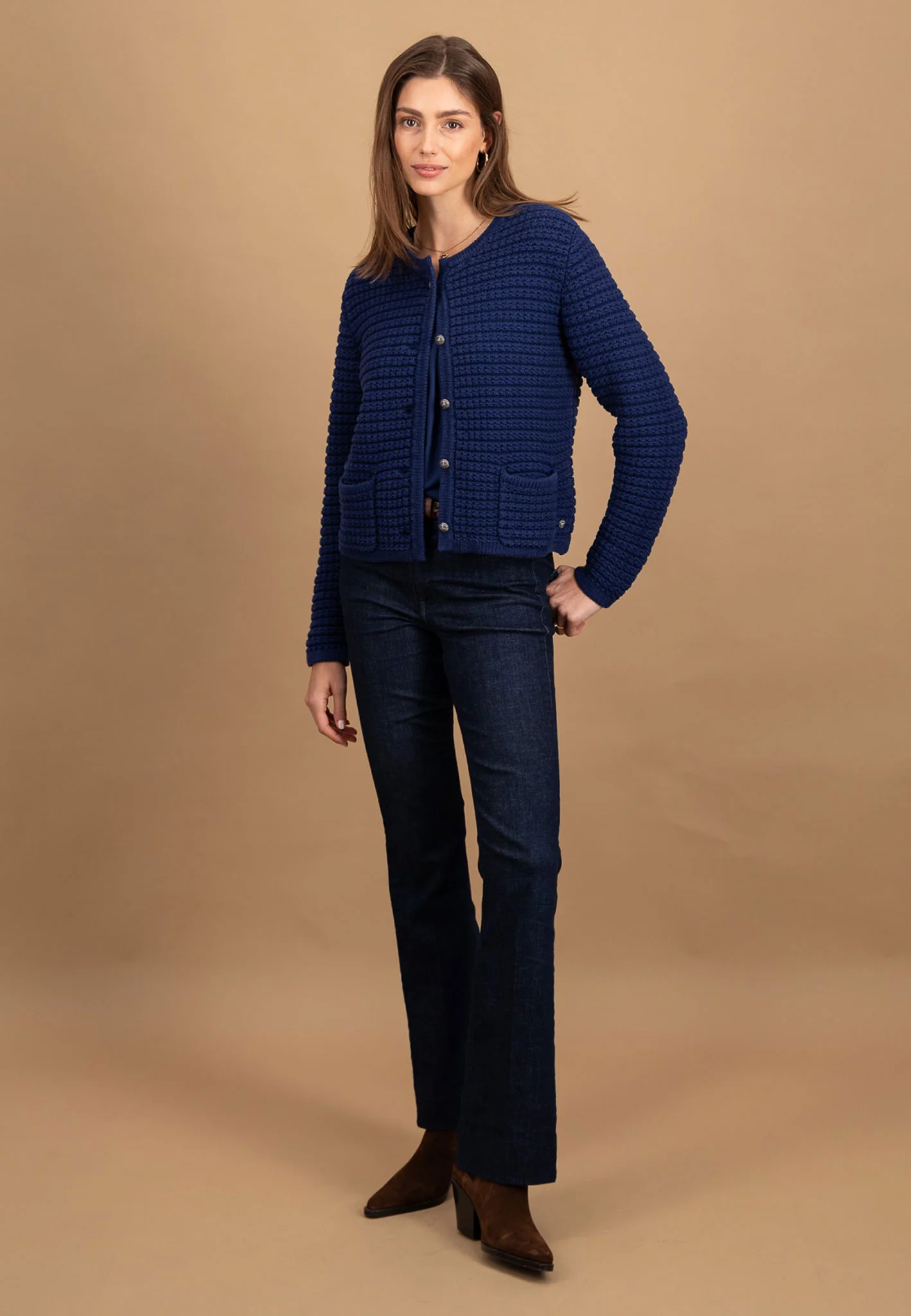 Strickjacke aus Baumwolle mit Strukturstrick und Rundhalsausschnitt - Image 8