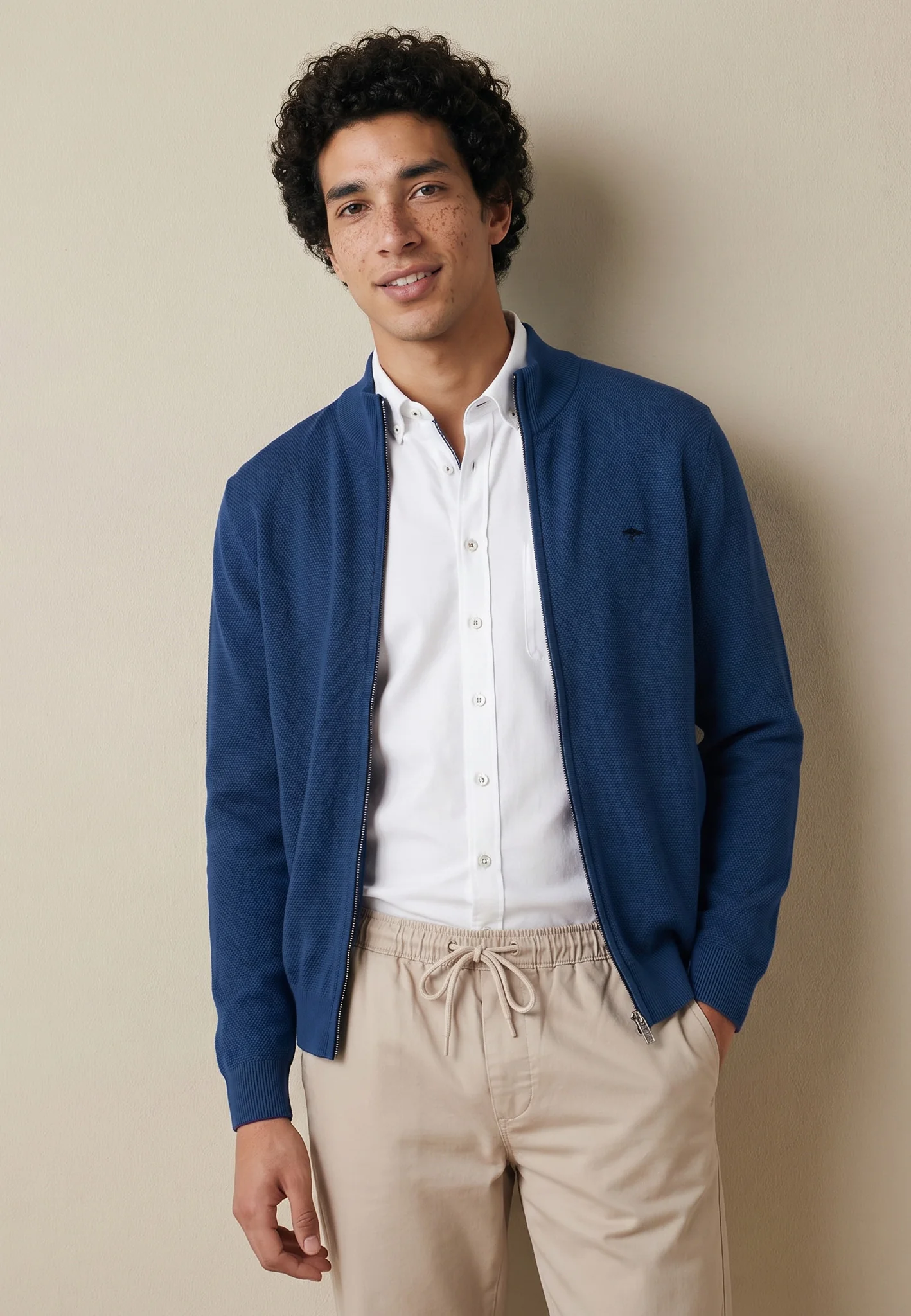 Strickjacke aus reiner Baumwolle mit Reißverschluss und Stehkragen - Image 6
