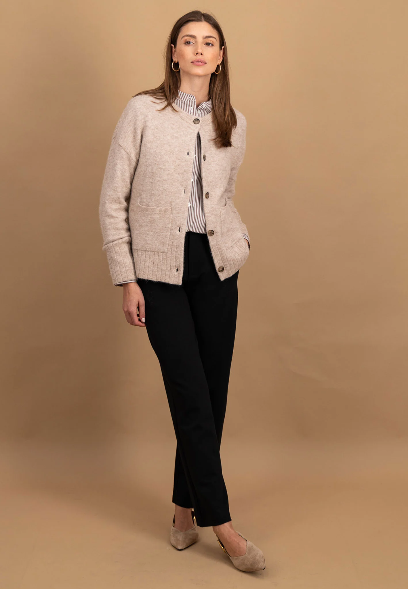 Strickjacke mit Alpaka-Wollmix und Rundhalsausschnitt - Image 4