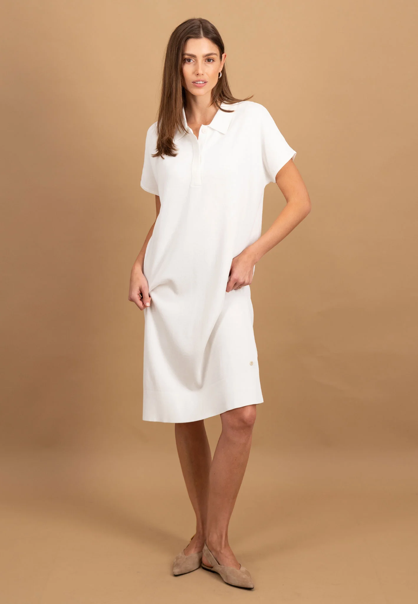 Strickkleid aus Viskose-Polyamid-Mix mit Polokragen - Image 3