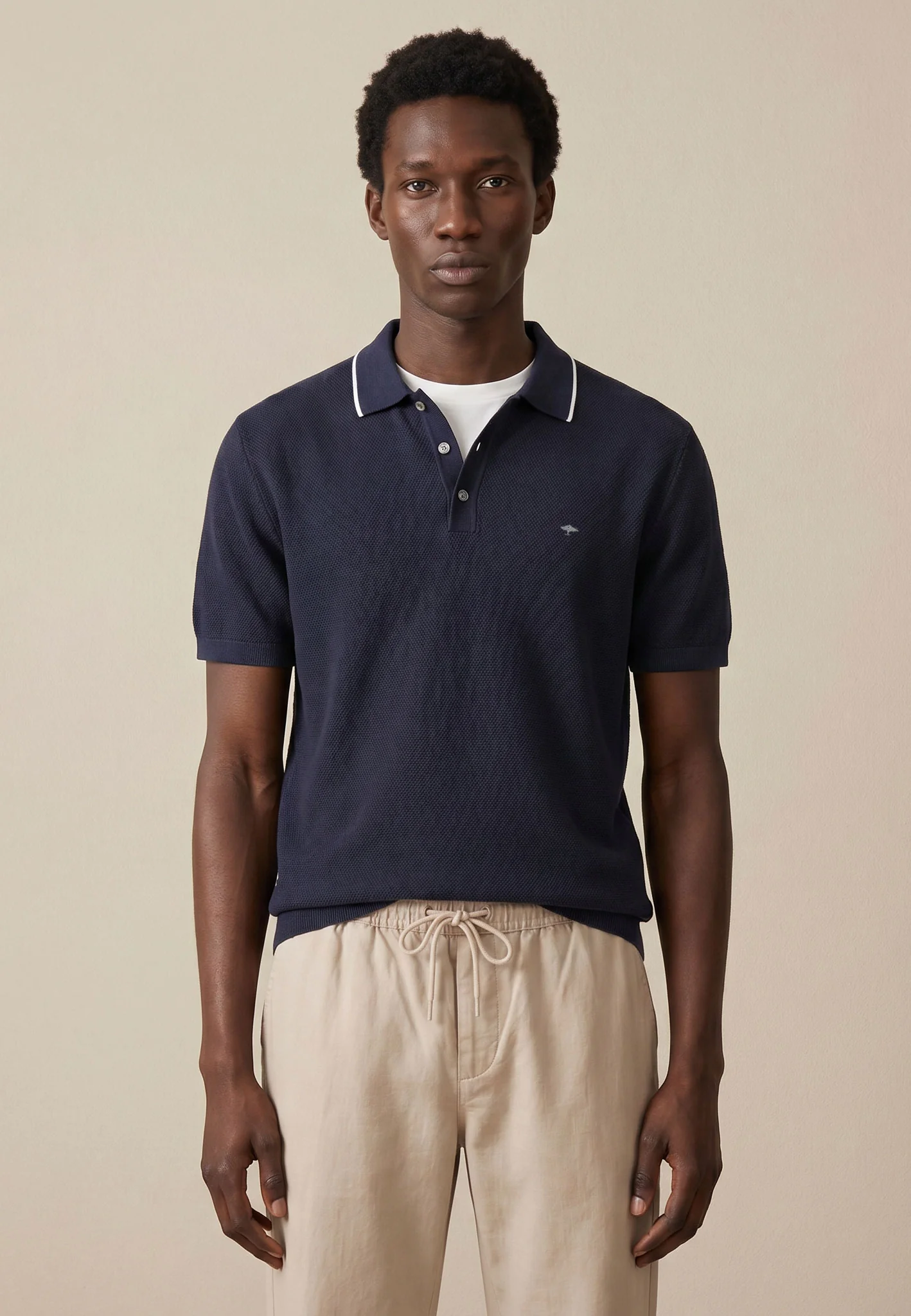 Strickpoloshirt aus Baumwoll-Leinen-Mix mit Kontrastkragen - Image 16
