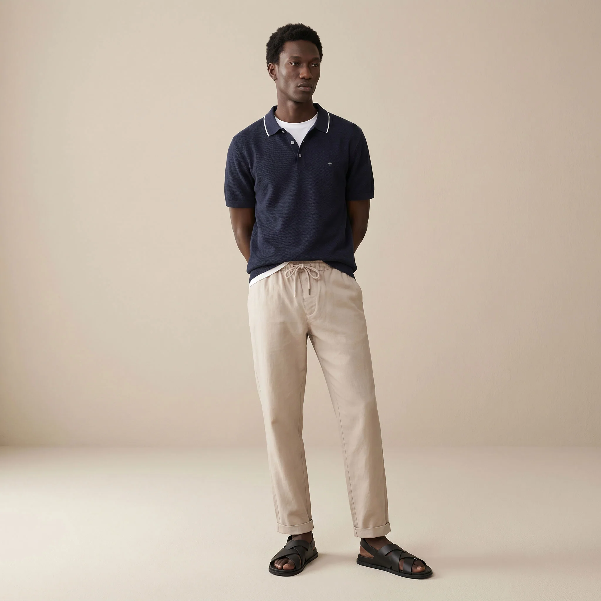 Strickpoloshirt aus Baumwoll-Leinen-Mix mit Kontrastkragen - Image 17