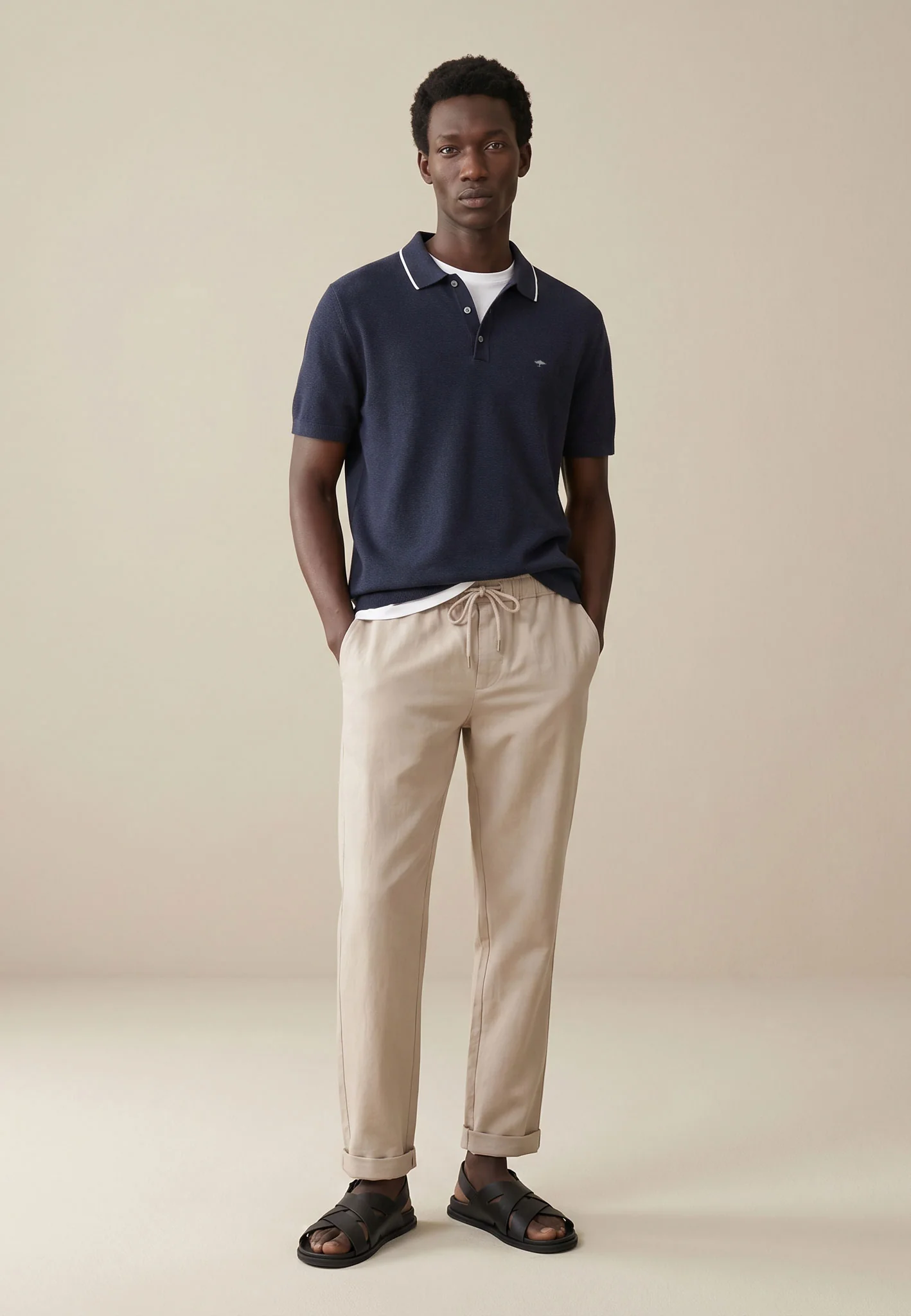 Strickpoloshirt aus Baumwoll-Leinen-Mix mit Kontrastkragen - Image 18