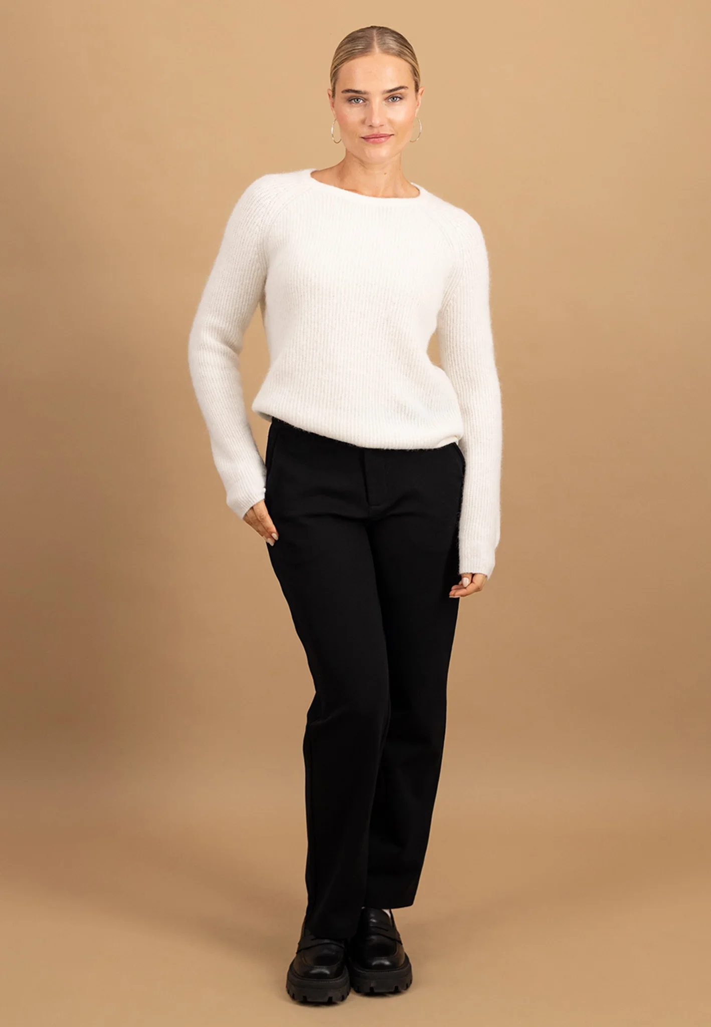 Strickpullover mit Rundhalsausschnitt im Alpaka-Wollmix - Image 14