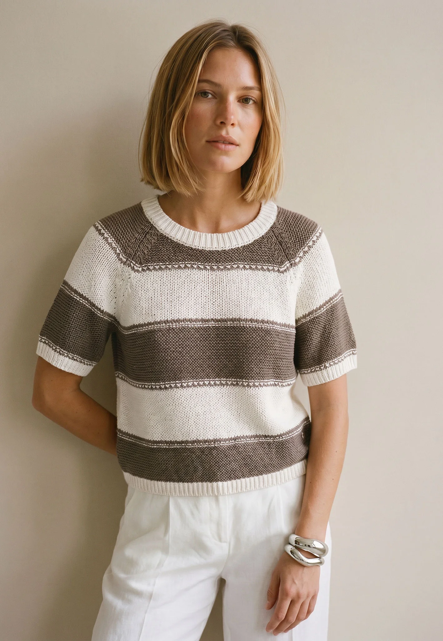 Strickshirt aus Baumwolle mit Streifenmuster und Rundhalsausschnitt