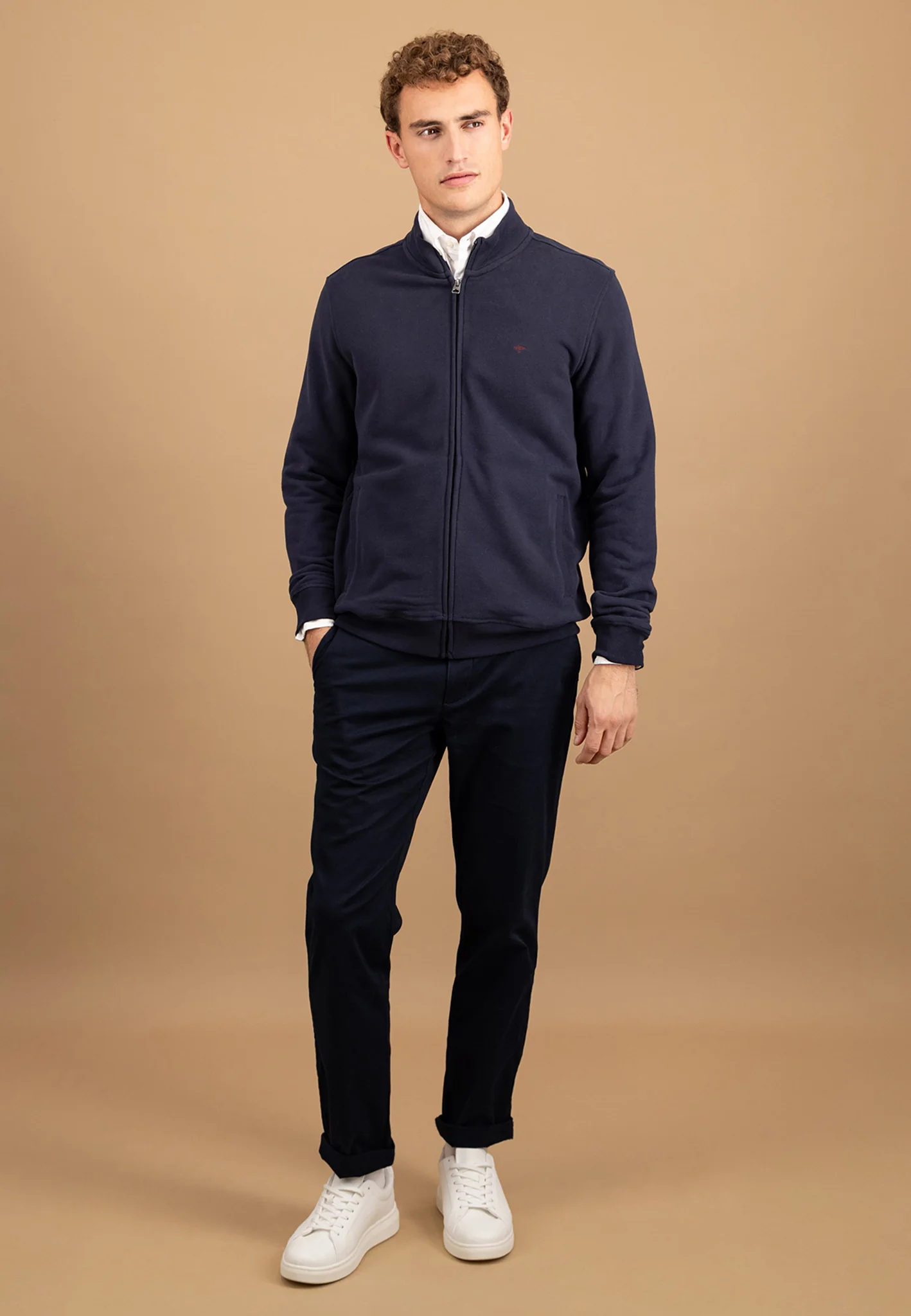 Sweatjacke aus Baumwolle mit Stehkragen und Reißverschluss - Image 10