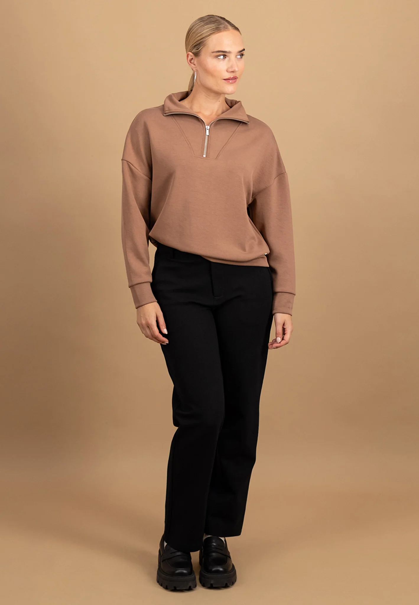 Sweatshirt aus Viskose-Mix mit Zipper und Stehkragen - Image 10