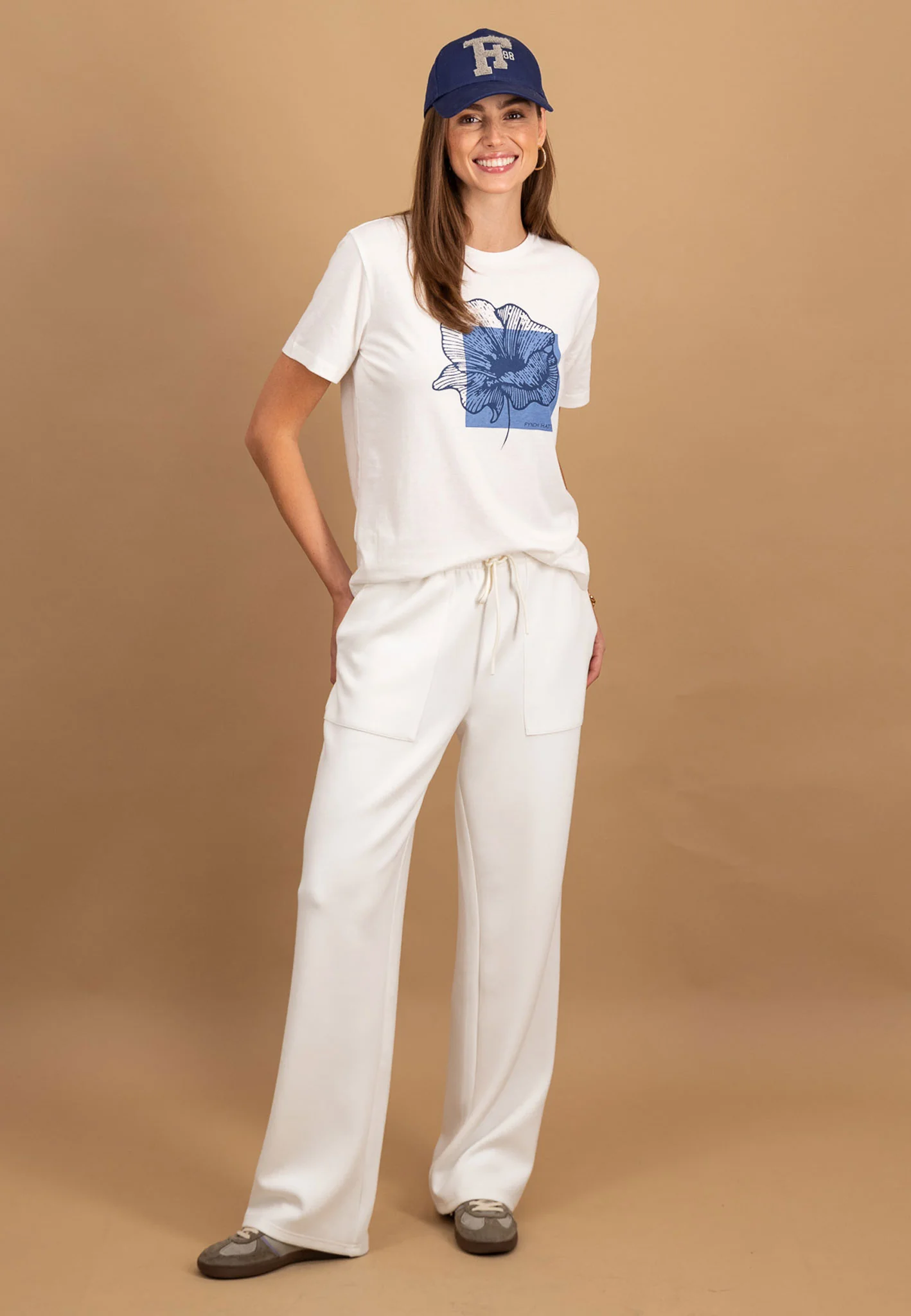 T-Shirt aus Baumwoll-Modal-Mix mit floralem Print - Image 10