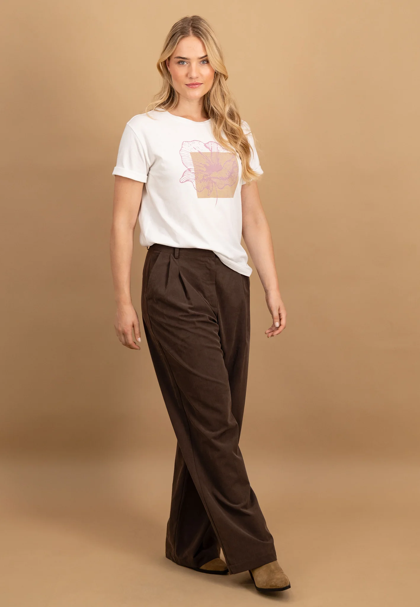 T-Shirt aus Baumwoll-Modal-Mix mit floralem Print - Image 2