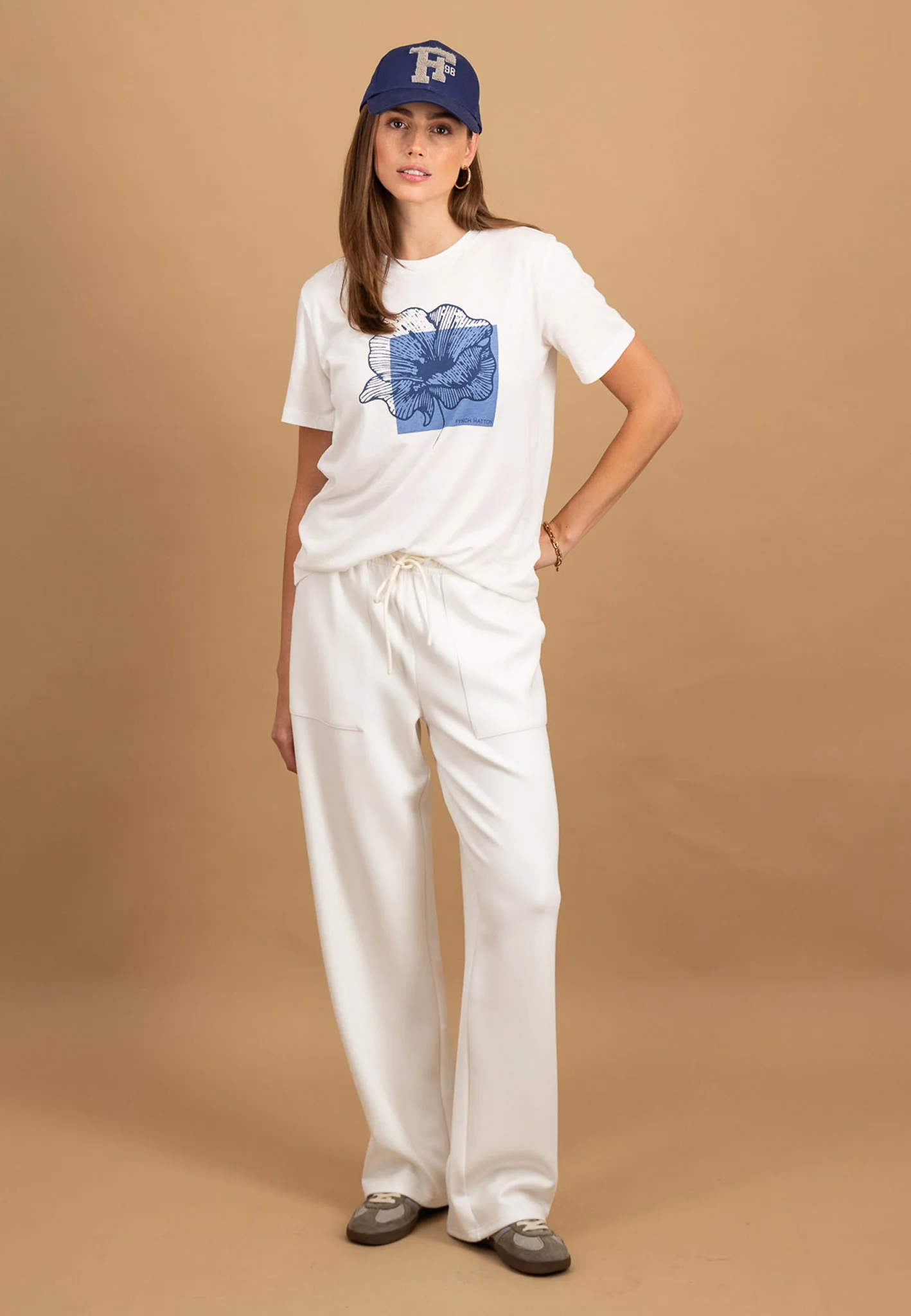 T-Shirt aus Baumwoll-Modal-Mix mit floralem Print - Image 8
