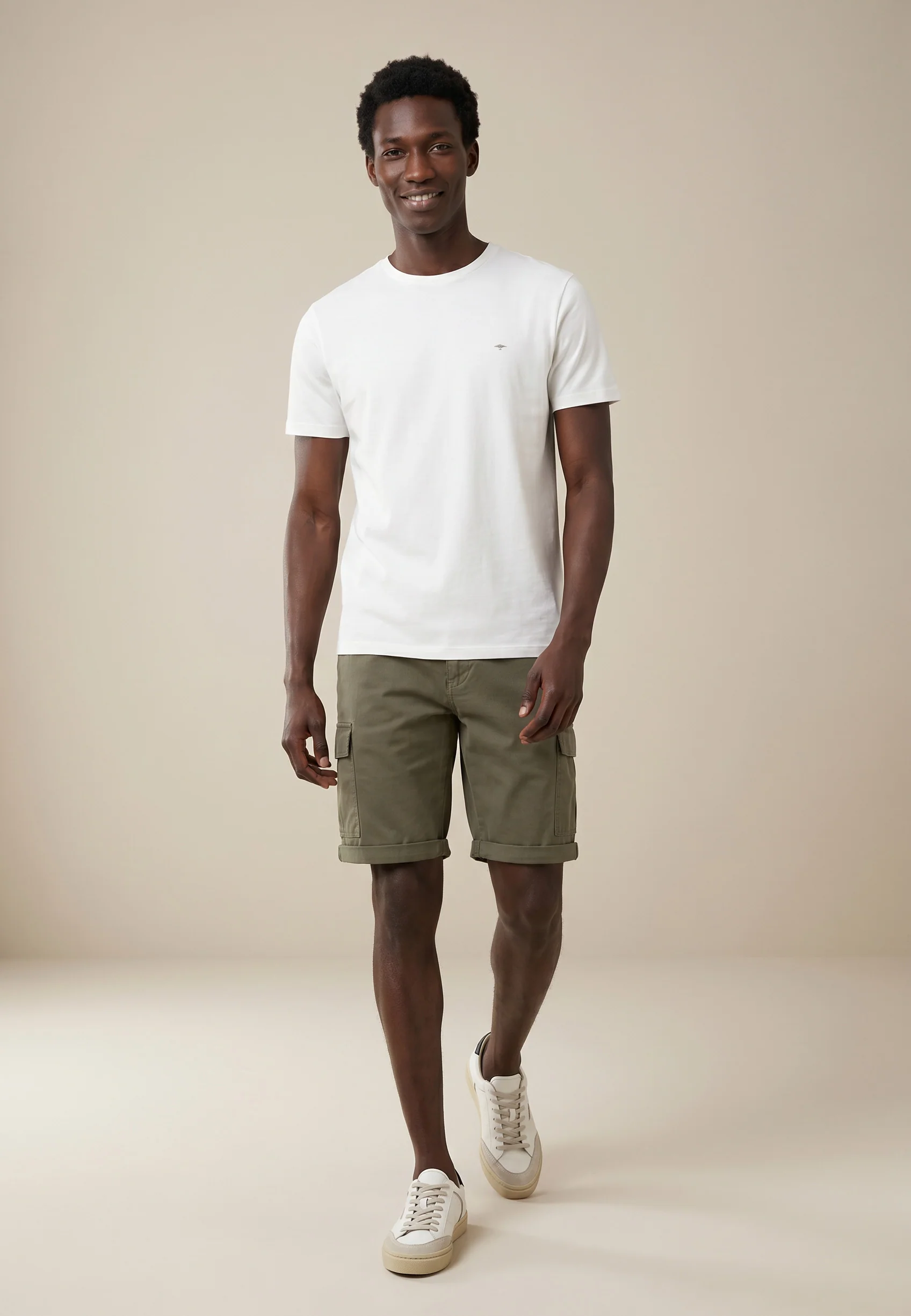 T-Shirt aus Baumwolle mit Slub-Webart und Rundhalsausschnitt - Image 18